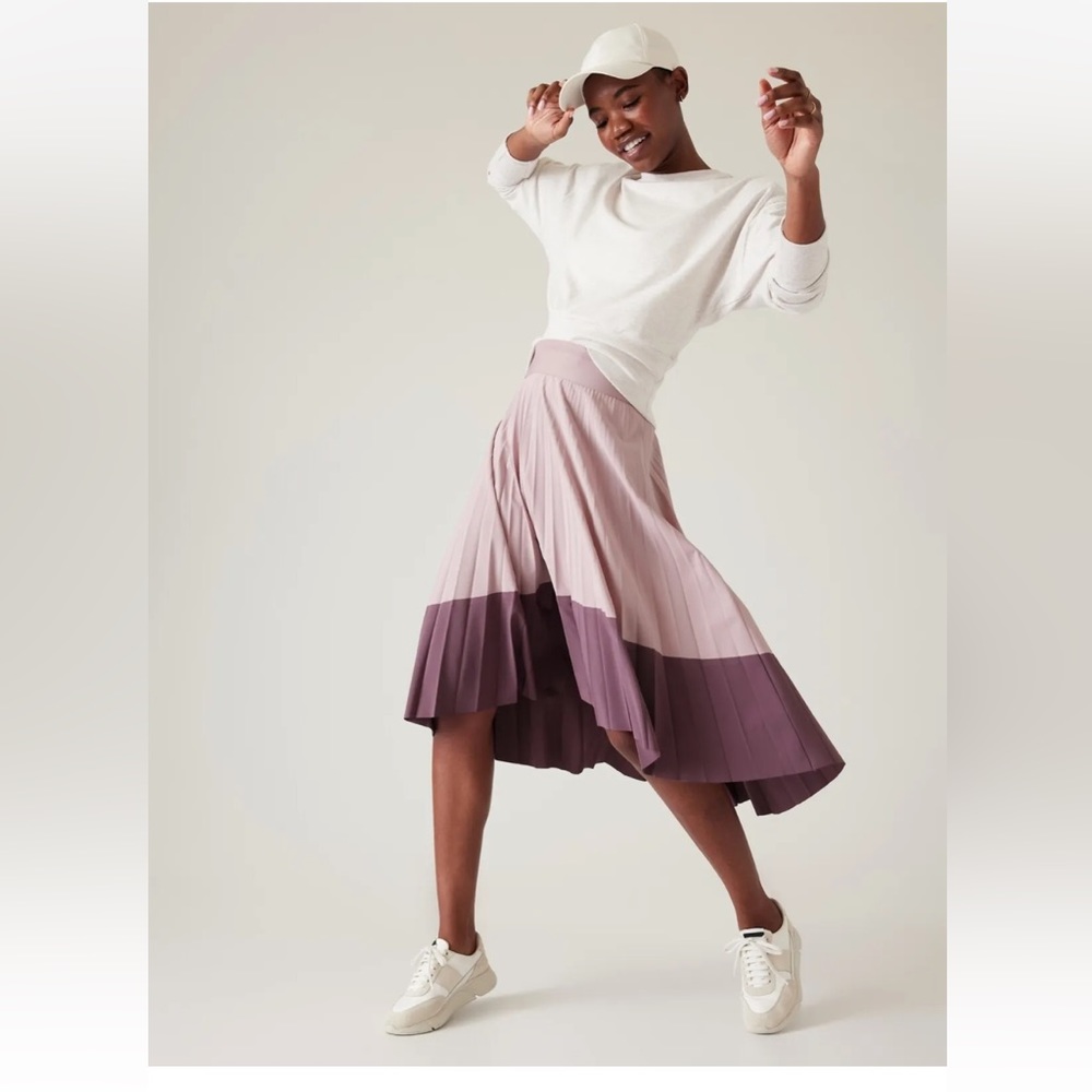 ATHLETA NEW Swing Forward Pleated Skirt Size Large I Smoked Mauve